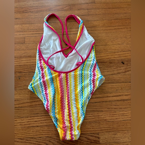 Missoni One Piece - Picture 3 of 4